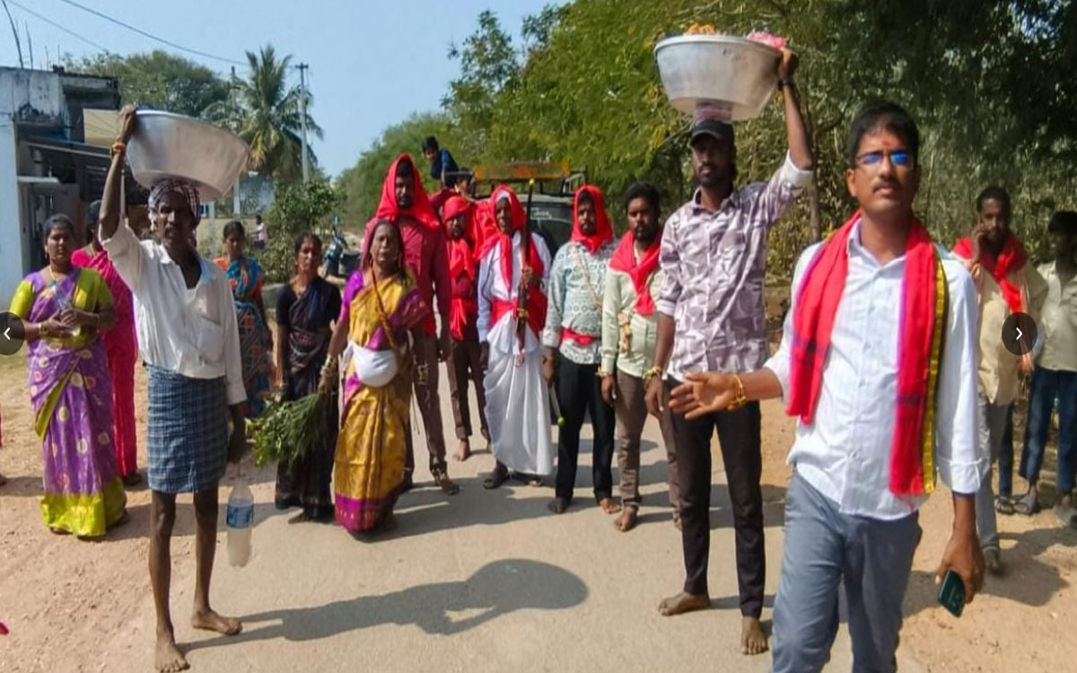 Rajapet : చిన్న మేడారంలో మండె మెలిగే పండుగ