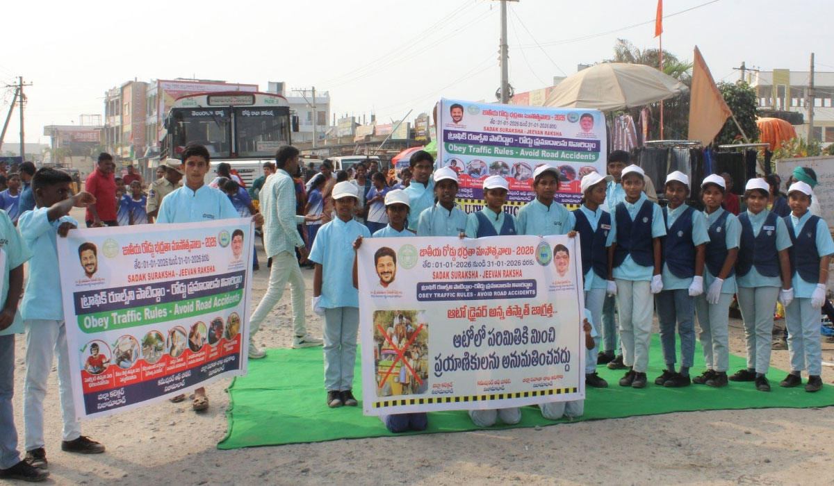 Traffic Rules | ట్రాఫిక్ నిబంధనలు పాటించి ప్రమాదాలను నివారించాలి.. సీఐ శ్రీధర్‌ రెడ్డి