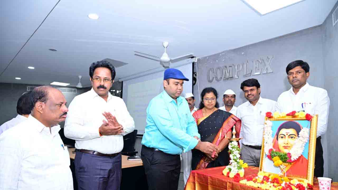 Collector RahulRaj | మహిళల విద్యాభివృద్ధికి సావిత్రిబాయి ఫూలే కృషి : మెదక్ కలెక్టర్ రాహుల్ రాజ్