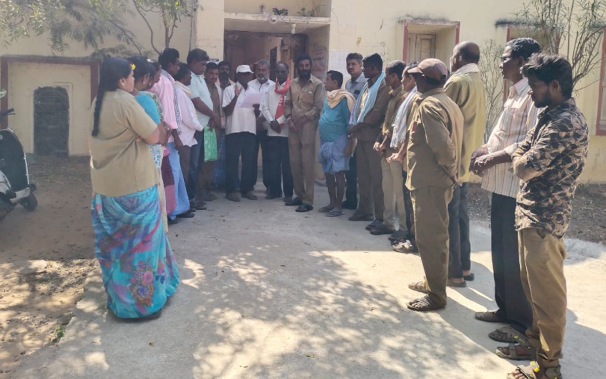 Damaracharla : దామ‌ర‌చ‌ర్ల ఎంపీడీఓ ఆఫీస్ ముందు పంచాయ‌తీ కార్మికుల ధ‌ర్నా