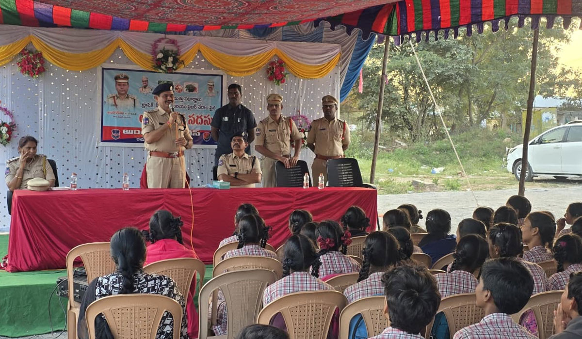 Peddapally | మత్తు పదార్థాలకు బానిసలై భవిష్యత్‌ పాడుచేసుకోవద్దు.. పెద్దపల్లి డీసీపీ బీ రామ్ రెడ్డి