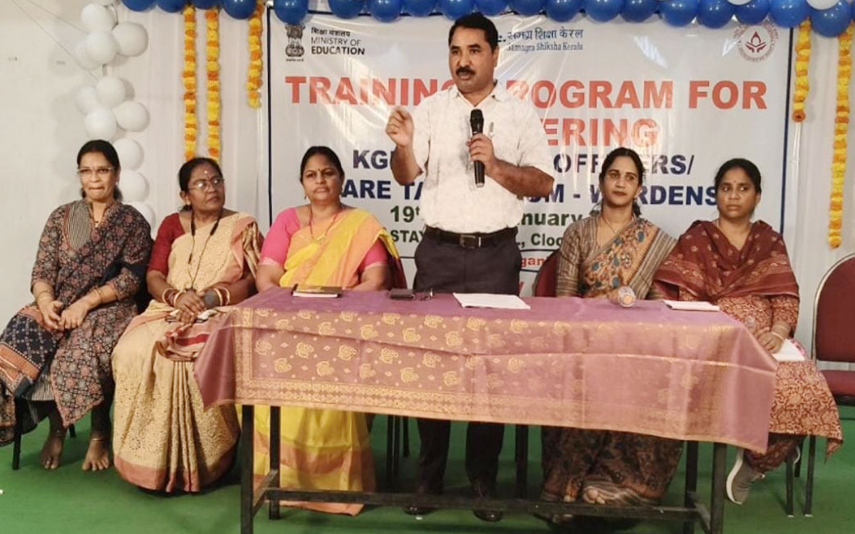 Nalgonda Rural : బాలికల అభ్యున్నతికి తోడ్పాటు అందించాలి : డీఈఓ భిక్షపతి