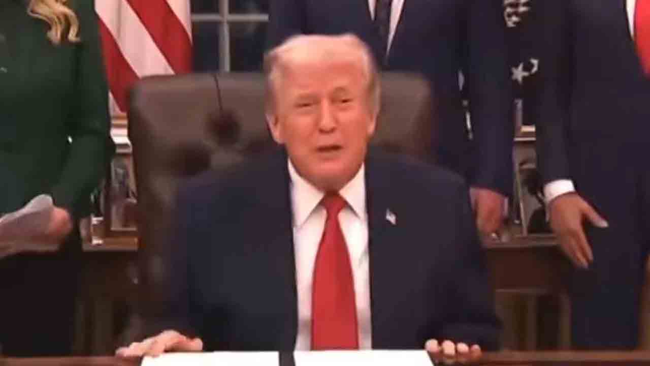 భార్య అందంగా ఉందనే ఆయనకు మంత్రి పదవి!.. ట్రంప్‌ వివాదాస్పద వ్యాఖ్యలు