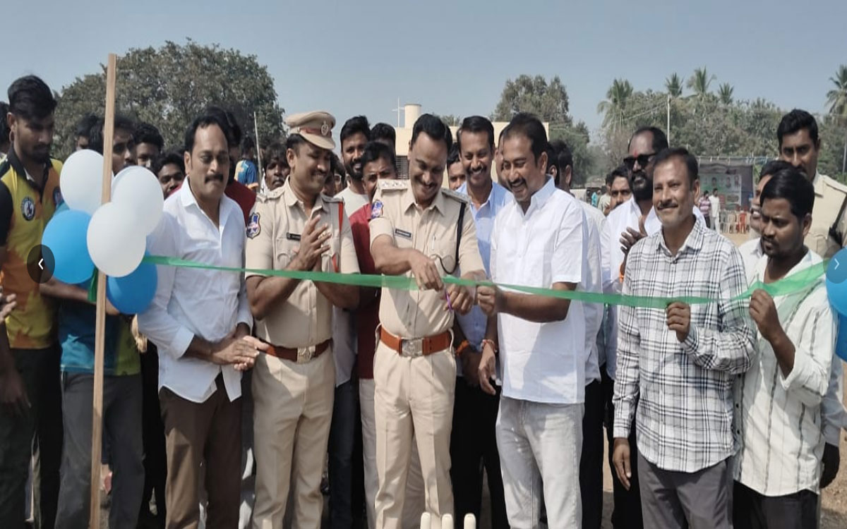 Garidepalli : క్రీడ‌లతో ఆరోగ్యం, క్ర‌మ‌శిక్ష‌ణ : డీఎస్పీ రాపోలు శ్రీనివాస్‌రెడ్డి