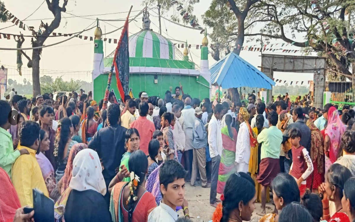 Penpahad : వైభవంగా దూపహాడ్ మహబూబా దర్గా ఉర్సు ఉత్స‌వాలు