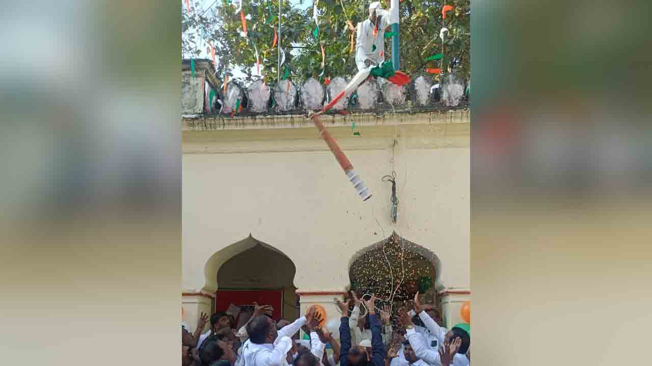 Makthal | జాతీయ జెండావిష్కరణలో అపశృతి.. ఒకరికి గాయాలు, మంత్రి వాకిటి శ్రీహరికి తప్పిన ప్రమాదం : వీడియో