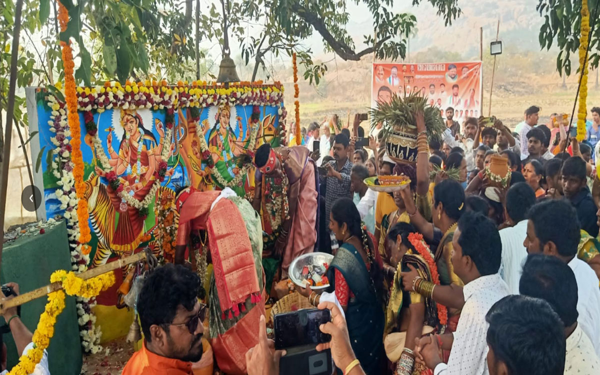 Penpahad : గాజుల మల్కాపురంలో సమ్మక్క- సారక్క జాతర ప్రారంభం