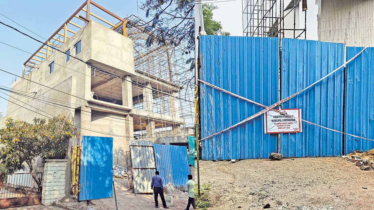 నిబంధనలకు నిలువు దోపిడీ