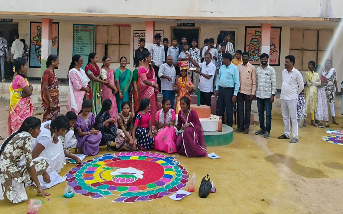 Gudipalli : గుడిపల్లి జడ్పీ హైస్కూల్‌లో సంక్రాంతి వేడుక‌లు