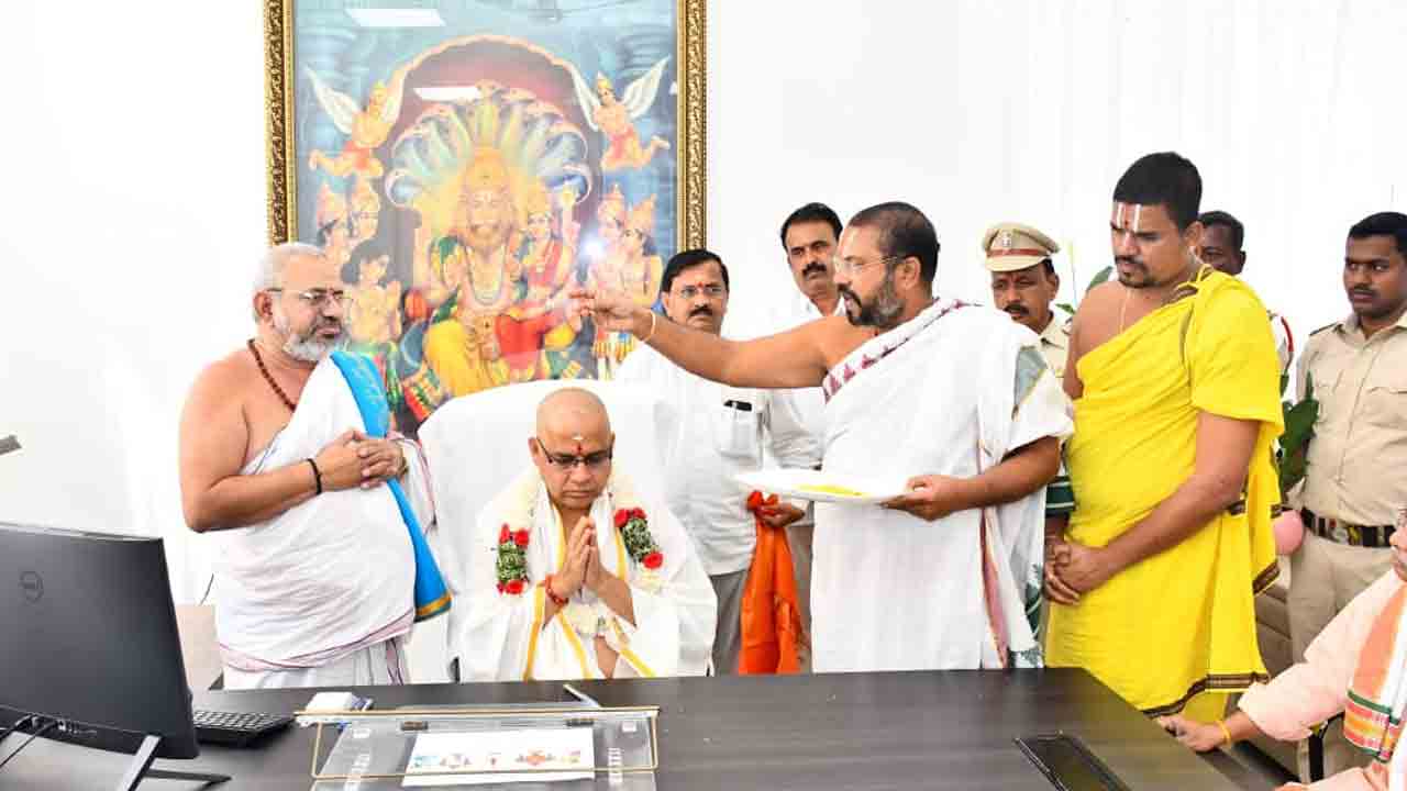 Yadagirigutta | యాదగిరిగుట్టకు నూతన ఈవోగా బాధ్యతలు స్వీకరించిన భవానీ శంకర్