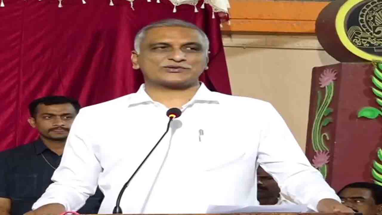 Harish Rao | ఉద్యోగుల పీఆర్సీ అడిగితే ఏసీబీ దాడులు.. ప్రతిపక్షాలు ప్రశ్నిస్తే సిట్ నోటీసులు..!