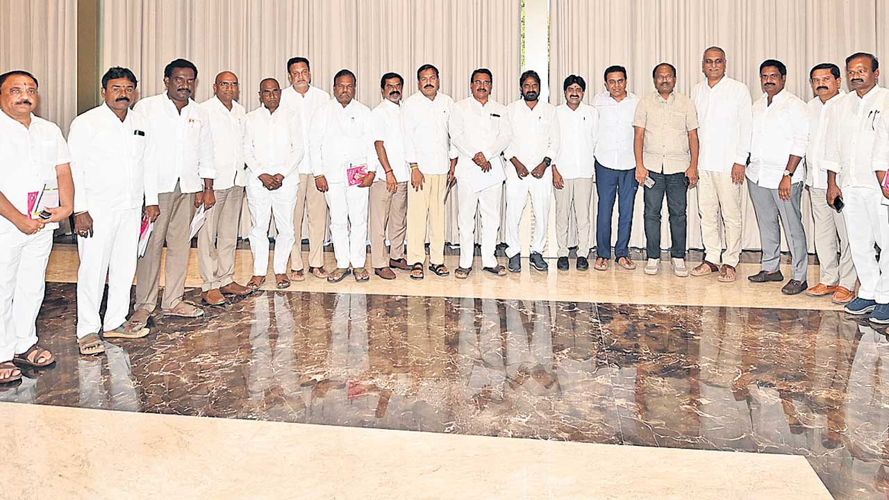 జిల్లాల రద్దుకు కాంగ్రెస్‌ సర్కార్‌ కుట్ర