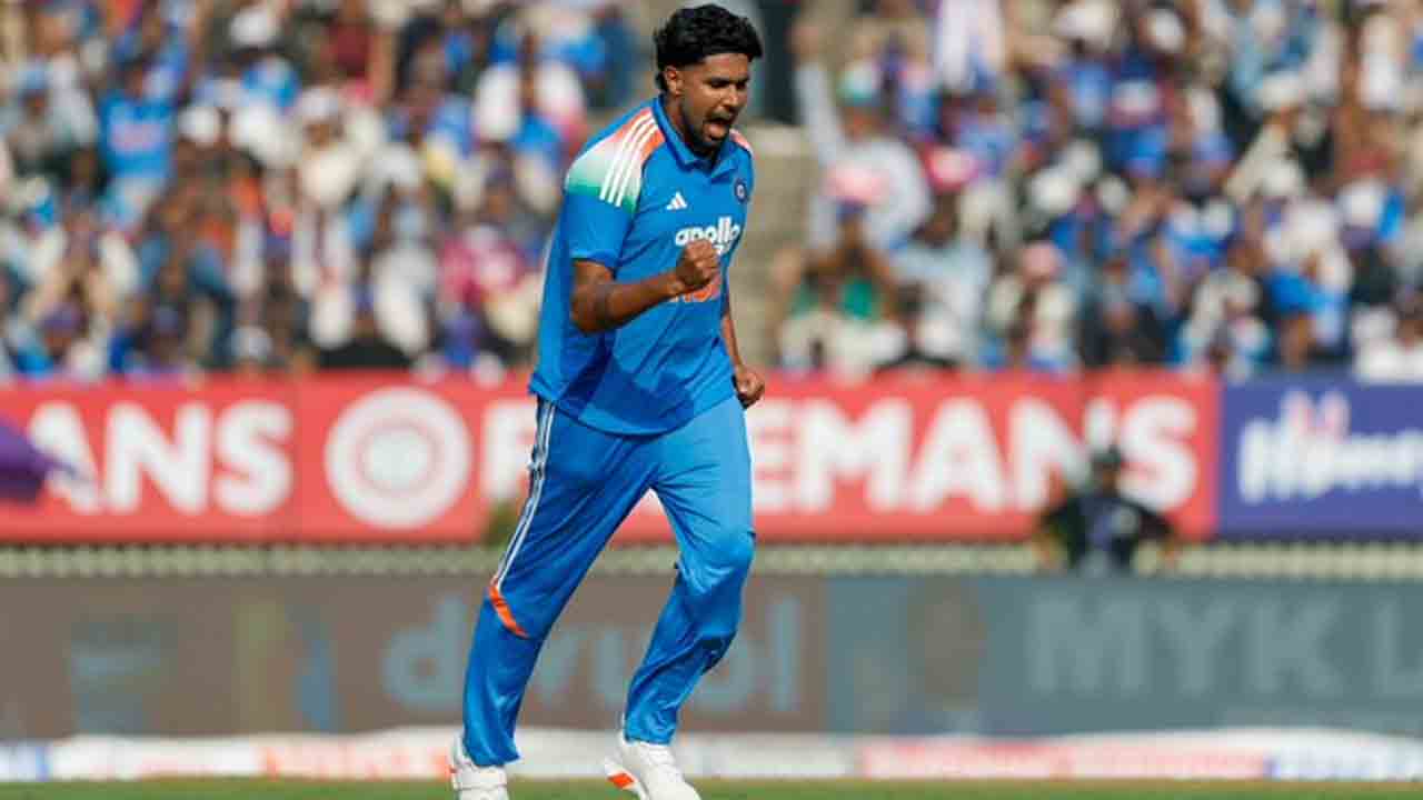 IND vs NZ | న్యూజిలాండ్‌కు రెండో షాకిచ్చిన హర్షిత్.. 25 ఓవర్లకు స్కోర్..!