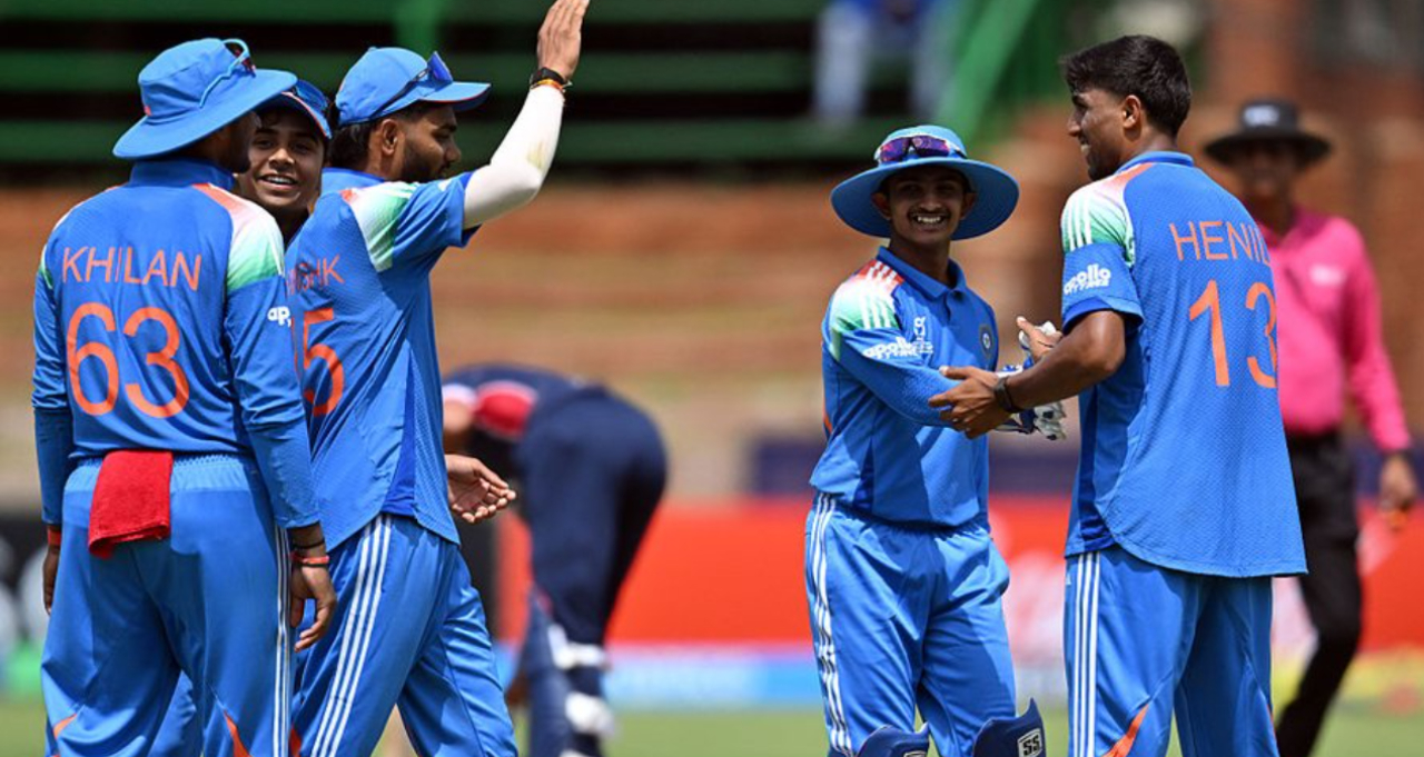 Under-19 World Cup | ఐదు వికెట్లతో చెల‌రేగిన హెనిల్.. టీమిండియాను ఊరిస్తున్న టార్గెట్..!