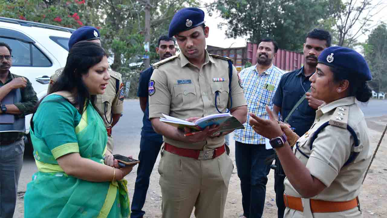 Veenavanka | ఇసుక లోడింగ్‌లో అక్రమాలను సహించం.. క్వారీల వద్ద సీసీ కెమెరాలు ఏర్పాటు చేయాలి..!