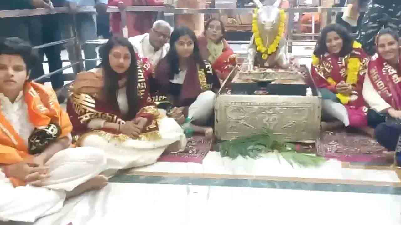 Team India Stars | ఉజ్జయిని మహాకాలేశ్వరుడి సన్నిధిలో భారత క్రికెటర్లు.. వీడియో..!