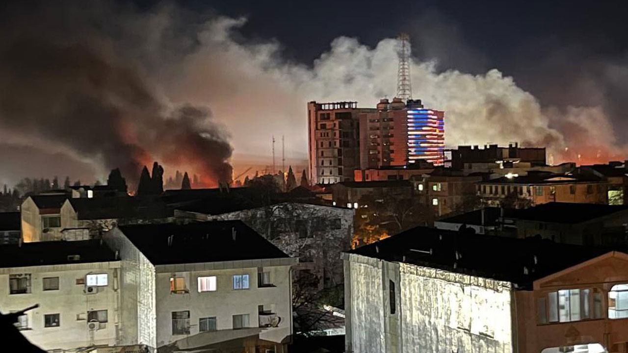 Iran Protests: ఖ‌మేనీకి వ్య‌తిరేకంగా ఆందోళ‌న‌లు.. ఇరాన్‌లో తీవ్ర‌మైన‌ నిర‌స‌న‌లు