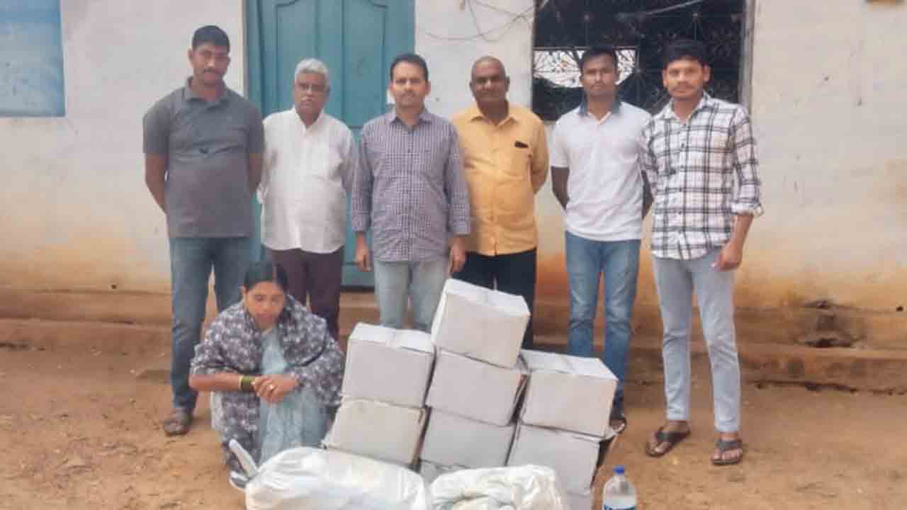 Tekulapalli | టేకులపల్లిలో భారీగా పటిక, బెల్లం పట్టివేత