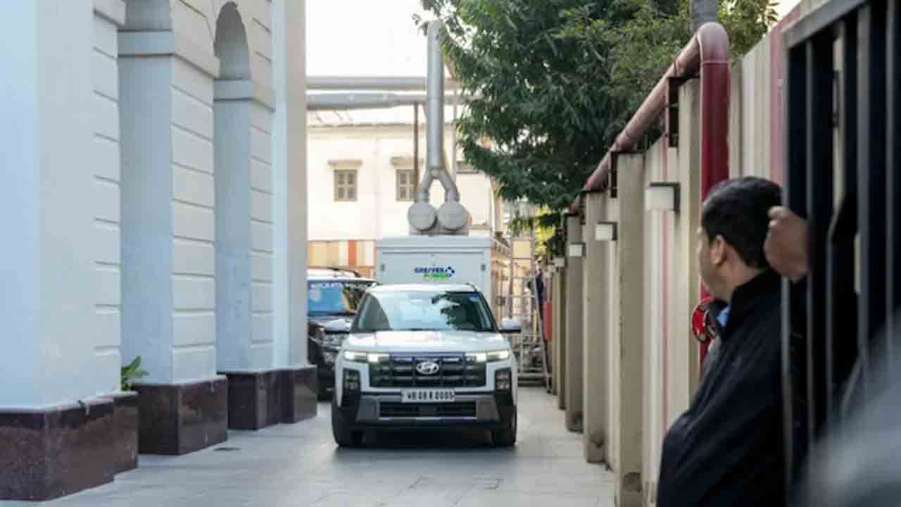 judge leaves courtroom | టీఎంసీ, ఈడీ న్యాయవాదుల మధ్య కోర్టులో తోపులాట.. వెళ్లిపోయిన న్యాయమూర్తి