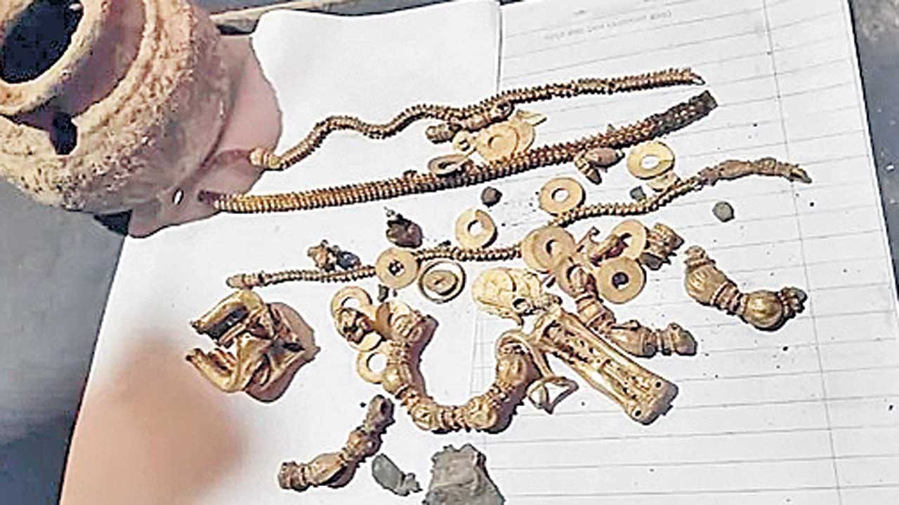 లక్కుండిలో లభ్యమైన లంకె బిందె