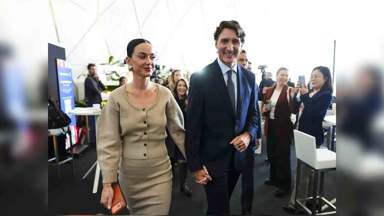 Justin Trudeau | దావోస్‌లో ప్రేమాయణం.. వేదికపై నుంచే ప్రియురాలికి కన్నుకొట్టిన కెనడా మాజీ ప్రధాని!