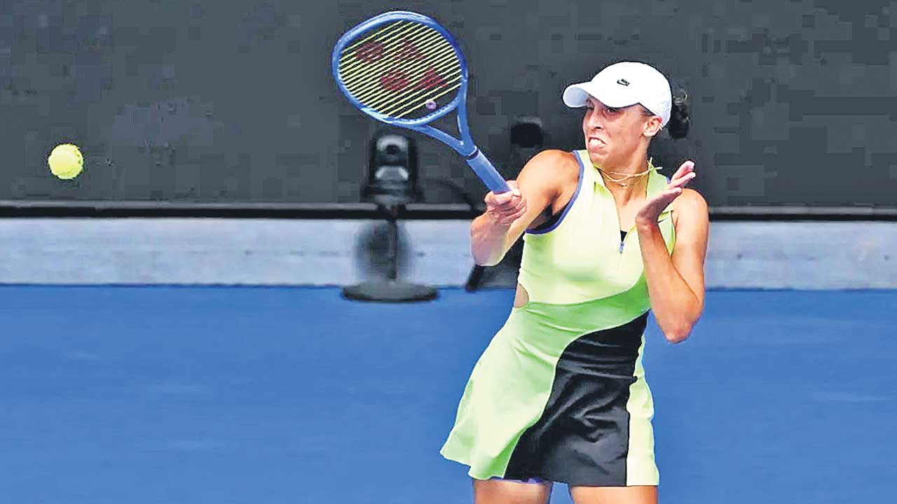 సిన్నర్‌, కీస్‌ ముందంజ