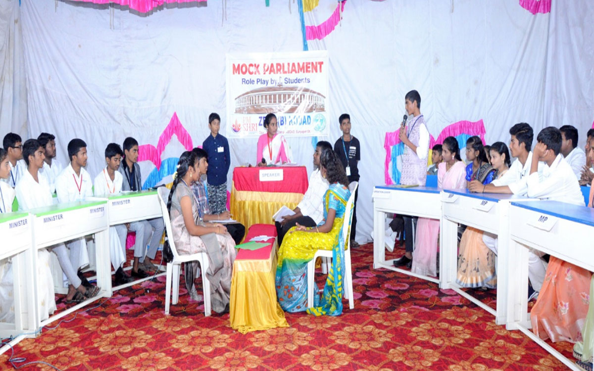 Kodada : కోదాడ బాలుర ఉన్నత పాఠశాలలో మాక్ పార్లమెంట్