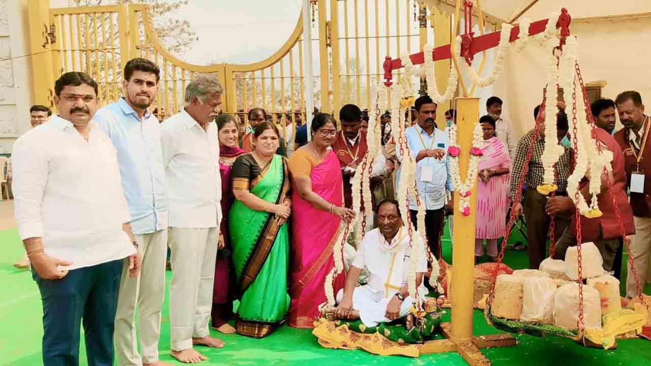 Medaram | సమ్మక్క, సారలమ్మలను దర్శించుకున్న మాజీ మంత్రి కొప్పుల ఈశ్వర్‌