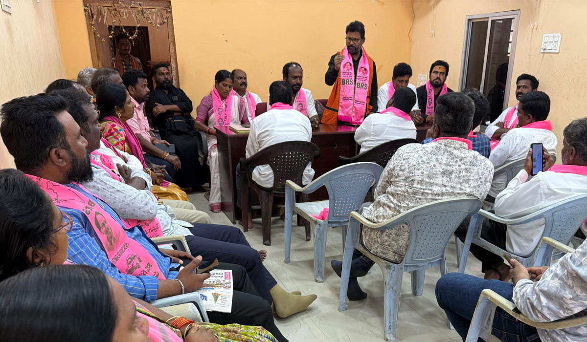 Korukanti Chander | కార్పొరేషన్ ఎన్నికల్లో గులాబీ జెండా ఎగరాలి.. బీఆర్ఎస్ పెద్దపల్లి జిల్లా అధ్యక్షుడు కోరుకంటి చందర్ పిలుపు