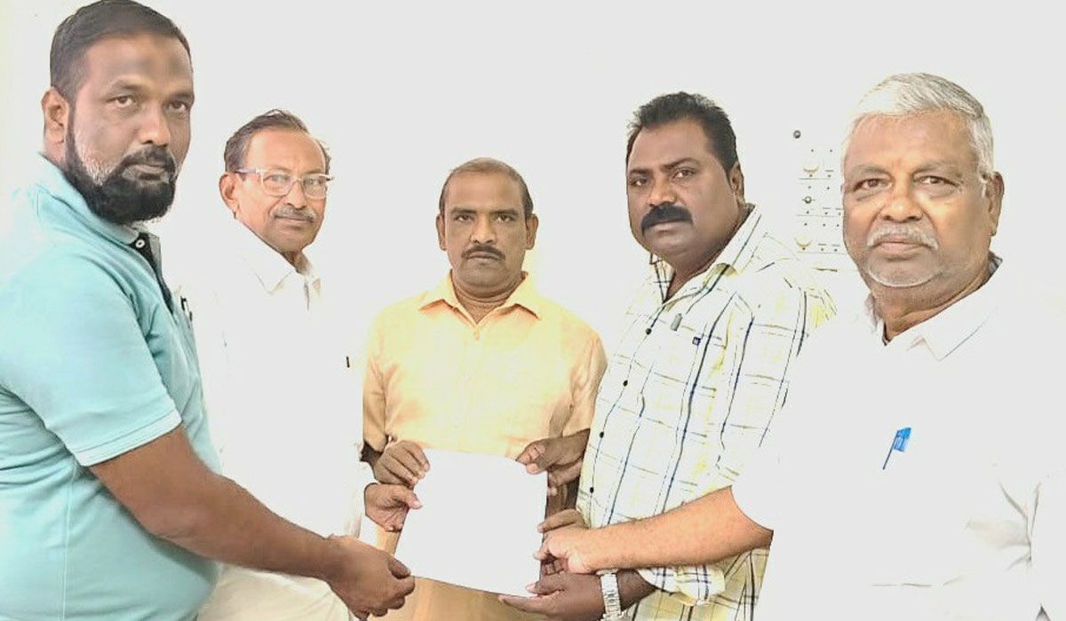 Stop Registration | కోరుట్ల కోట గురుజుల ఖాళీ స్థలాల రిజిస్ట్రేషన్ నిలిపివేయాలని వినతి