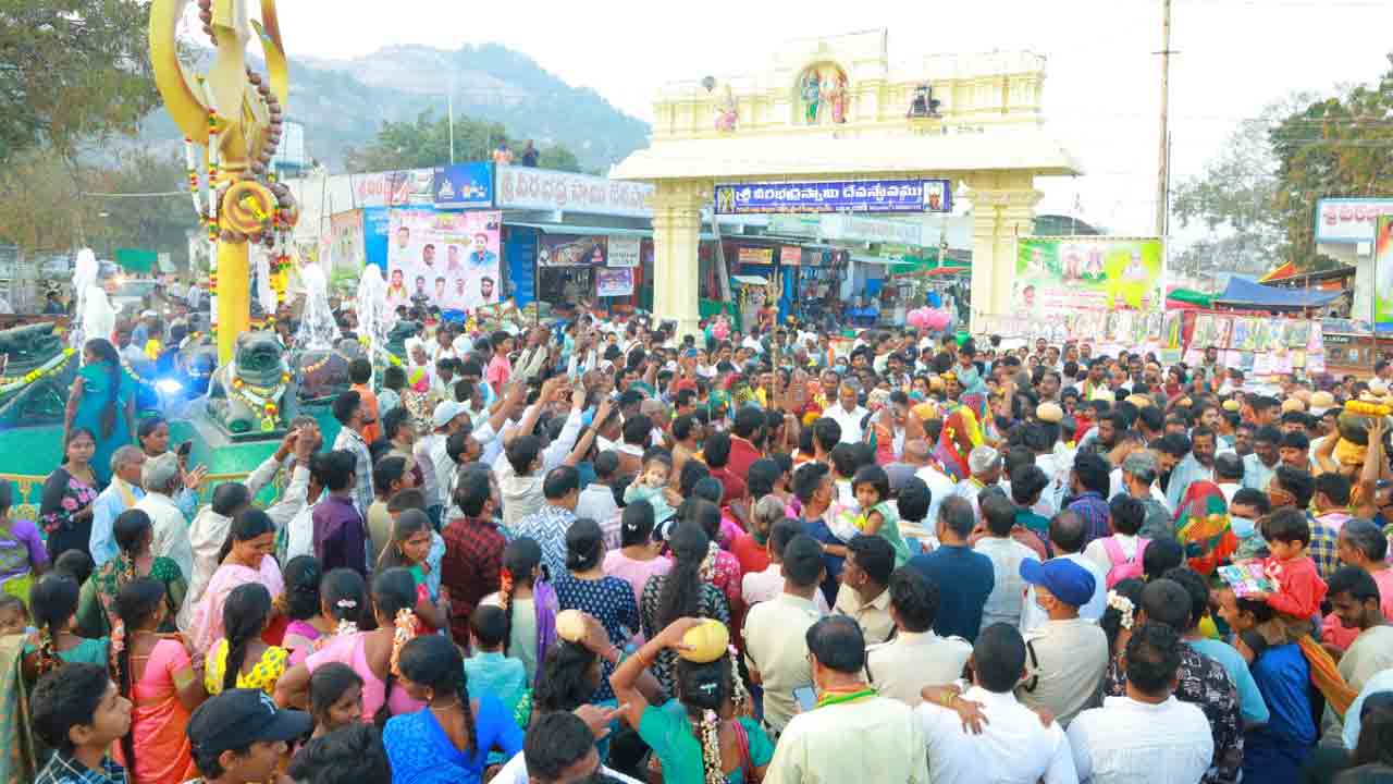 Kothakonda | జన సంద్రమైన కొత్తకొండ.. మతసామరస్యానికి ప్రతీకగా నిలిచిన జాతర