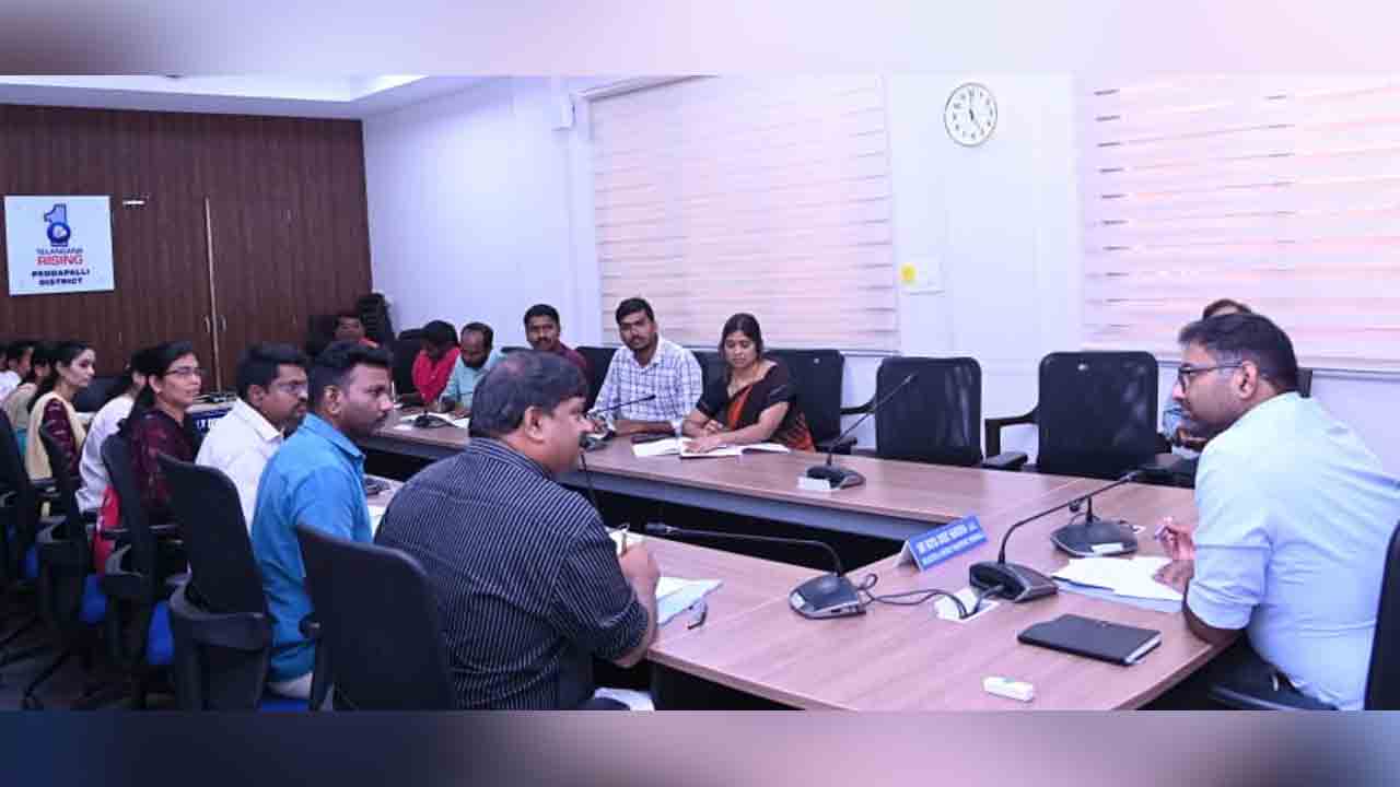 Collector Sriharsha | పిల్లల భిక్షాటన చేయకుండా పక్కాగా చర్యలు తీసుకోవాలి : కలెక్టర్‌ కోయ శ్రీహర్ష