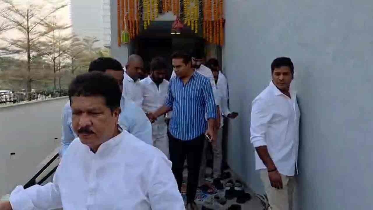 KTR | తెలంగాణ భవన్‌కు కేటీఆర్, హరీశ్‌రావు