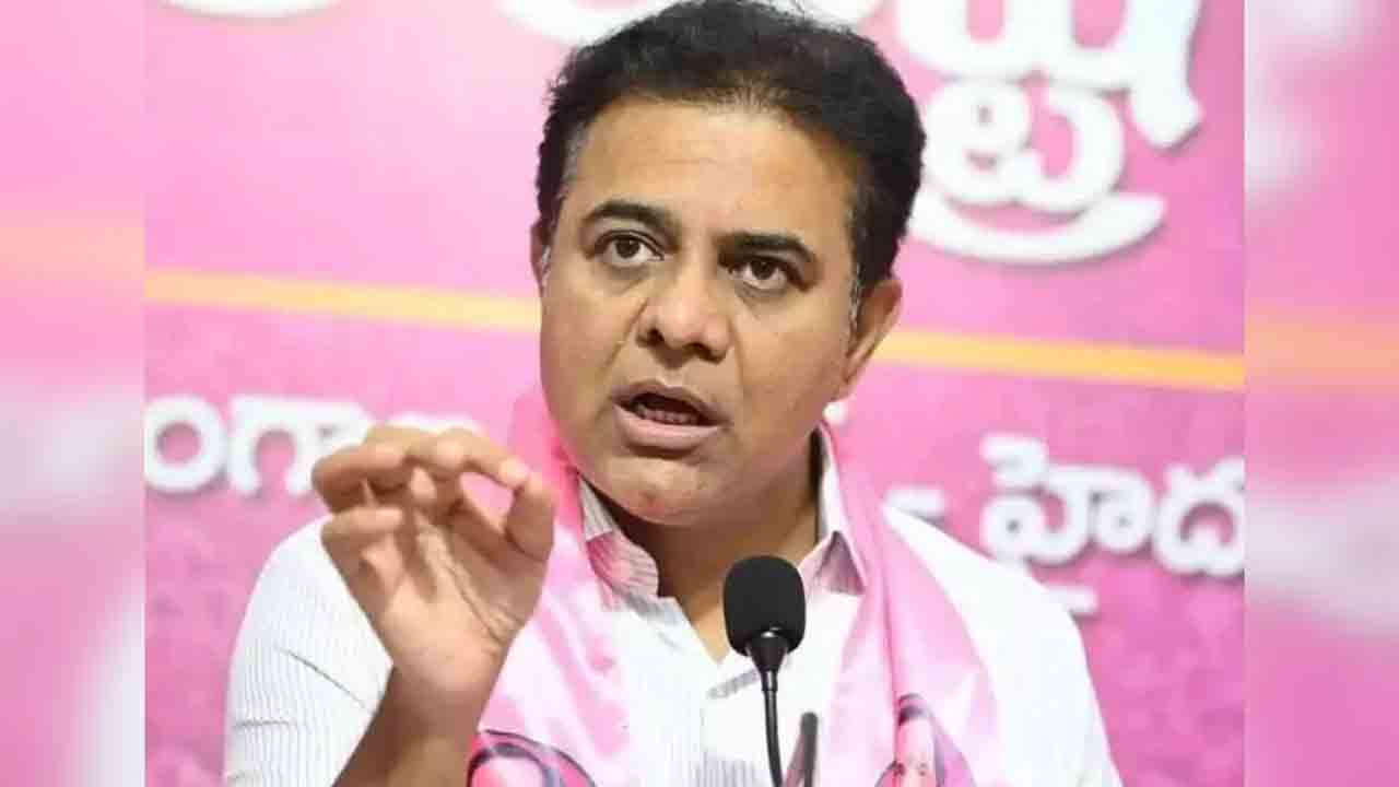 బండి, అర్వింద్‌కు లీగల్‌ నోటీసులు