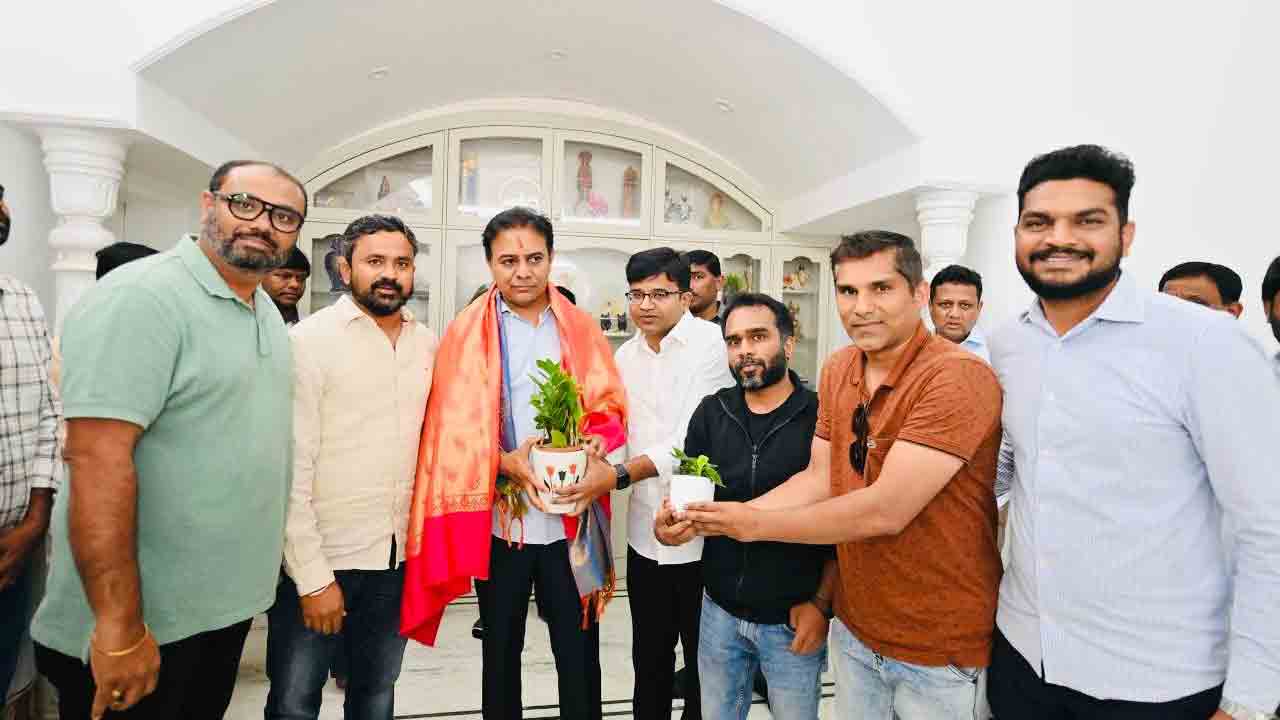 BRS Australia | మెల్‌బోర్న్‌లో ‘బీఆర్‌ఎస్ రజతోత్సవాలు’.. కేటీఆర్‌ను ఆహ్వానించిన ఆస్ట్రేలియా ప్రతినిధులు..!