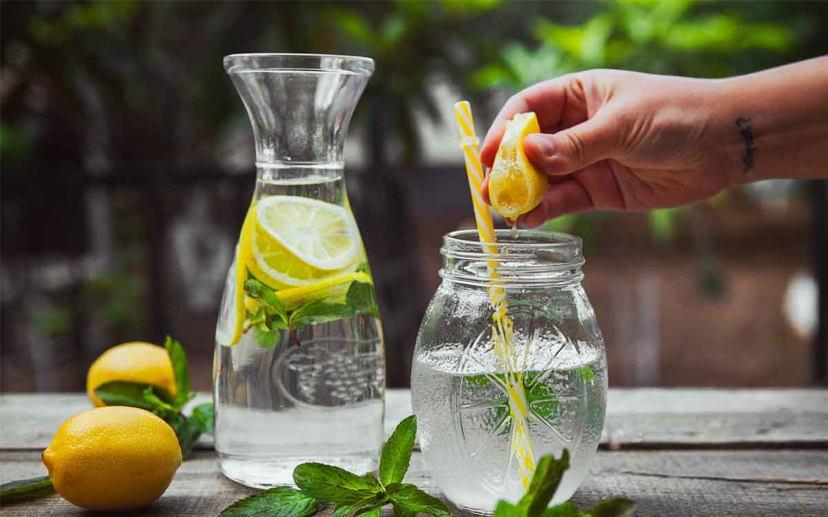 Lemon Water | నిమ్మకాయ నీళ్ల‌ను అస‌లు ఎలా తయారు చేయాలి..? వీటితో ఎలాంటి లాభాలు క‌లుగుతాయి..?