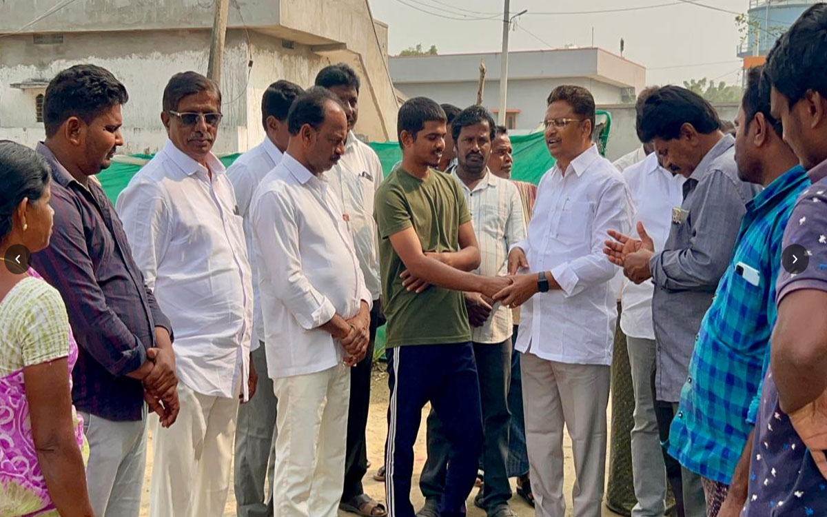 Bonakal : అధికార బలంతో అక్రమ కేసులు : లింగాల కమల్ రాజు