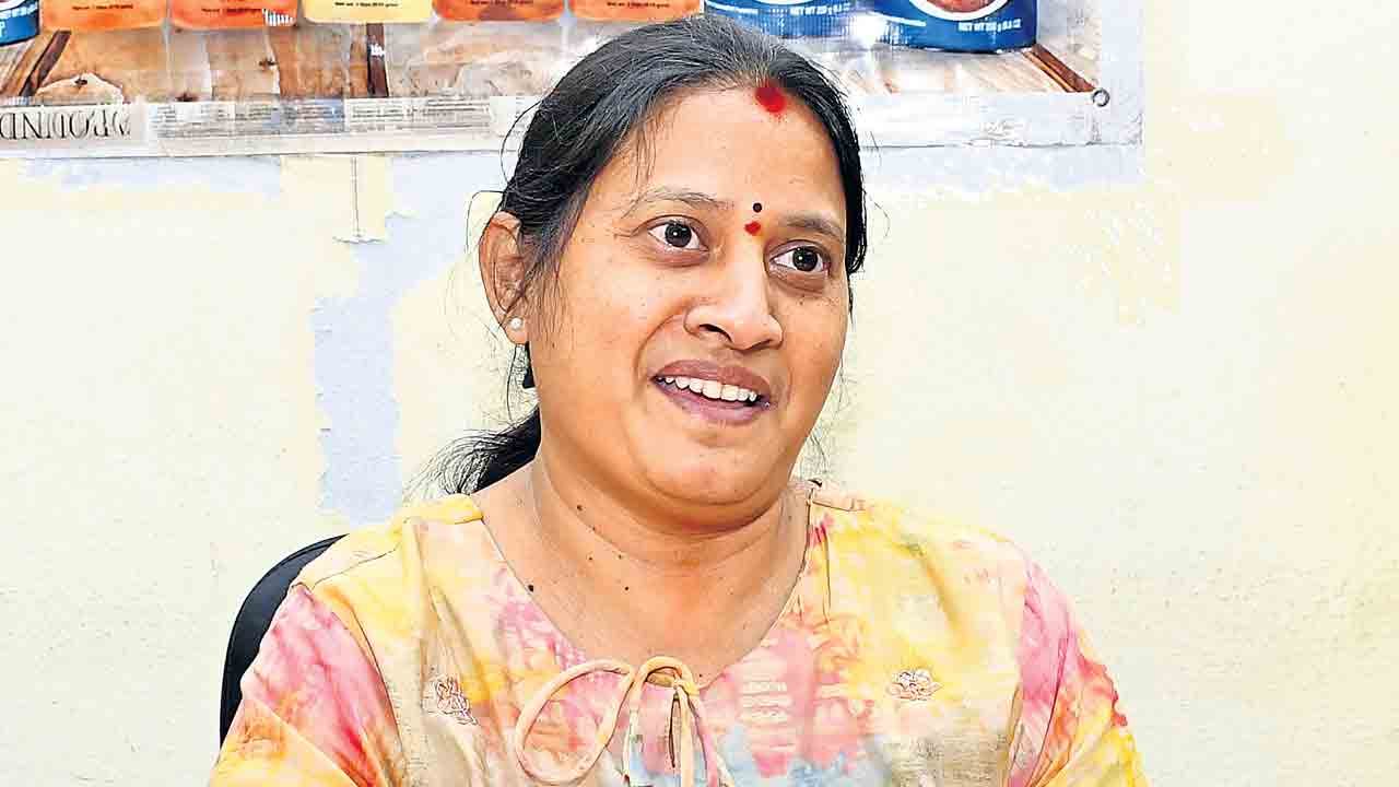 ఉద్యోగం వదిలి పోషకాలపై కదిలి