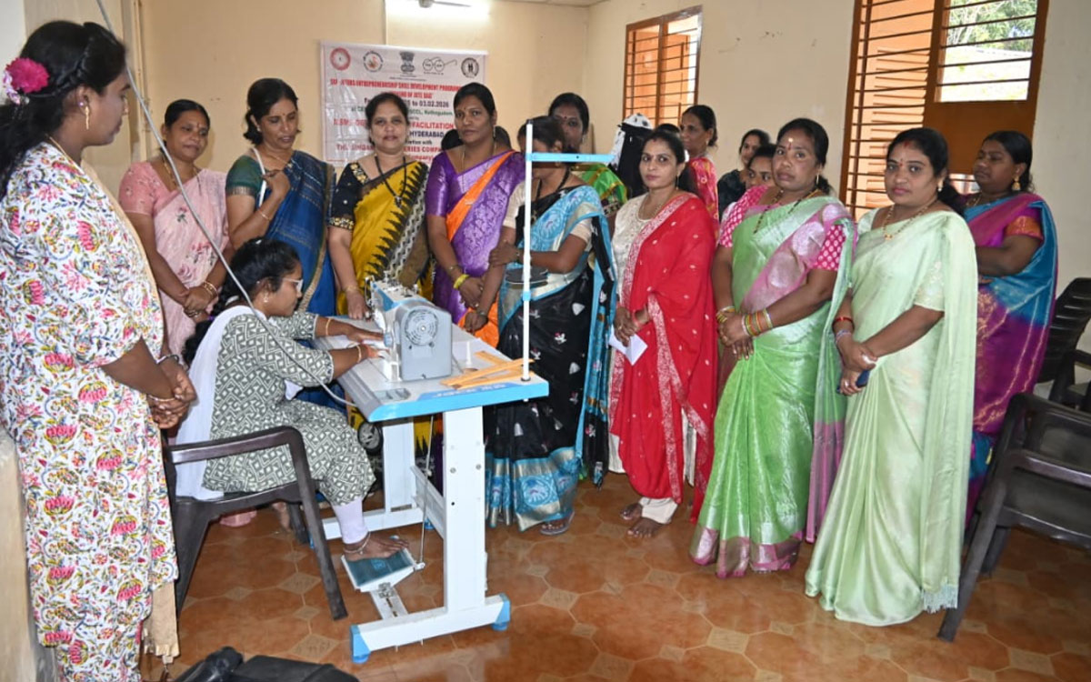 Ramavaram : ‘మ‌హిళ‌ల‌ ఆర్థిక స్వావ‌లంబ‌నకు జ్యూట్ బ్యాగ్ త‌యారీ దోహ‌దం’