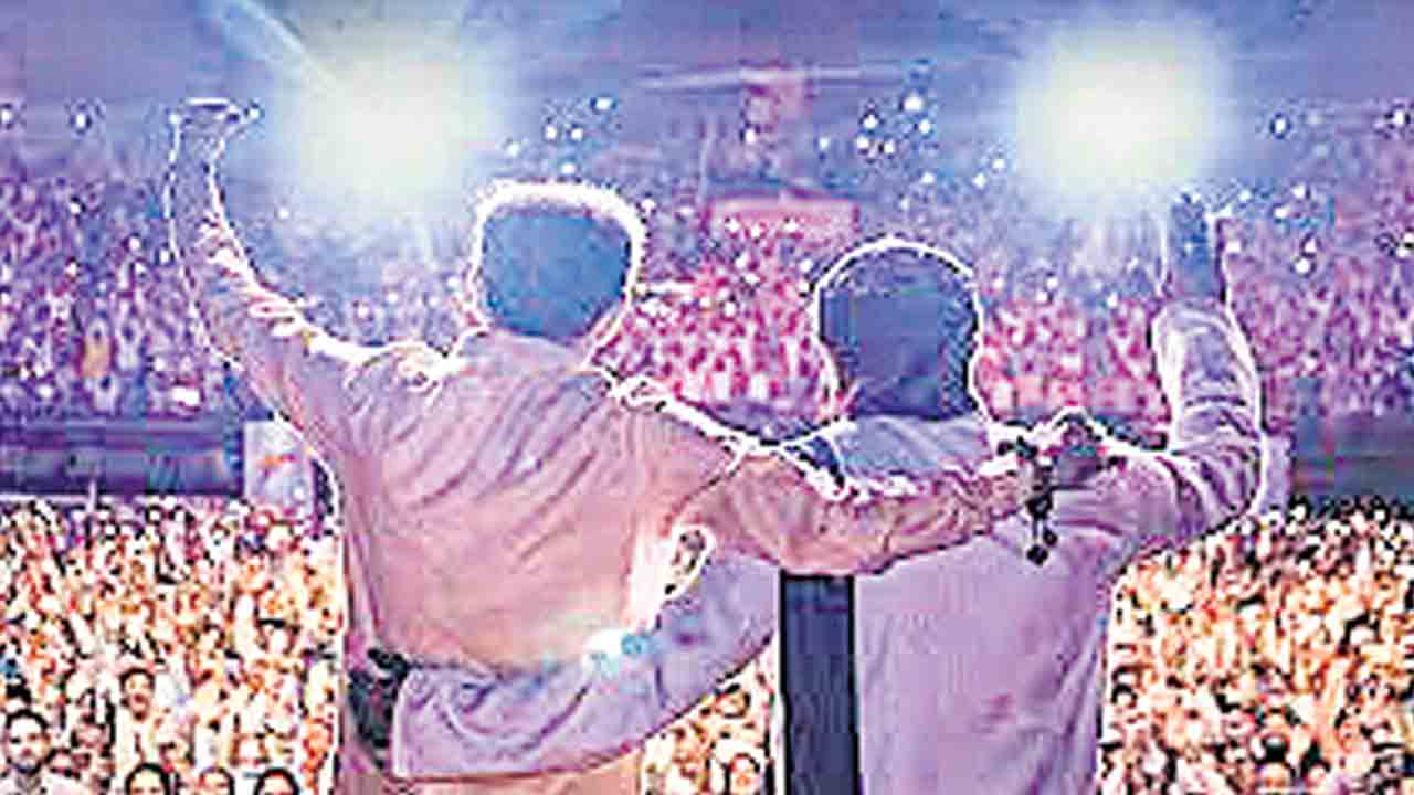 మలుపు తిరిగిన మహా రాజకీయం