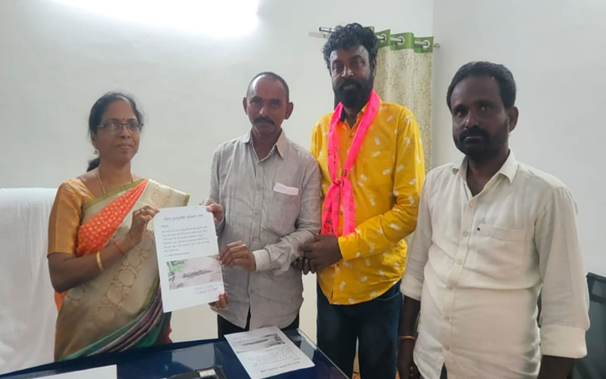 Kodada : ‘కమిషనర్ గారూ సమస్యలు పరిష్కరించండి’