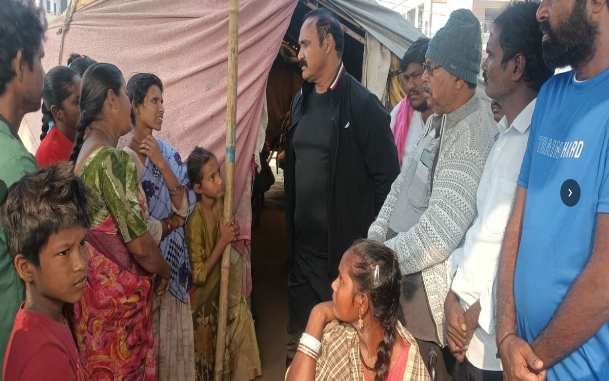 Kodada : ‘దండం పెడతాం… చీకటి ఇండ్లలోకైనా తోలండి’