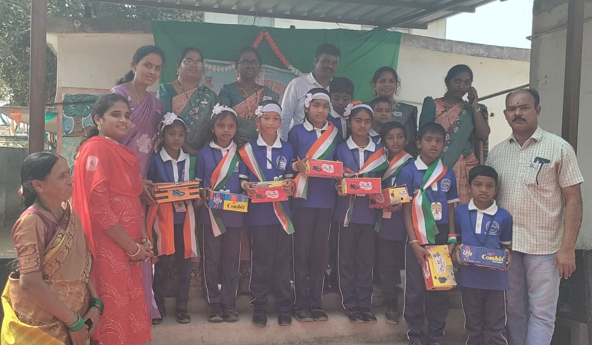 Kishanraopet | కిషన్‌రావుపేటలో ప్రభుత్వ పాఠశాల విద్యార్థులకు షూల వితరణ