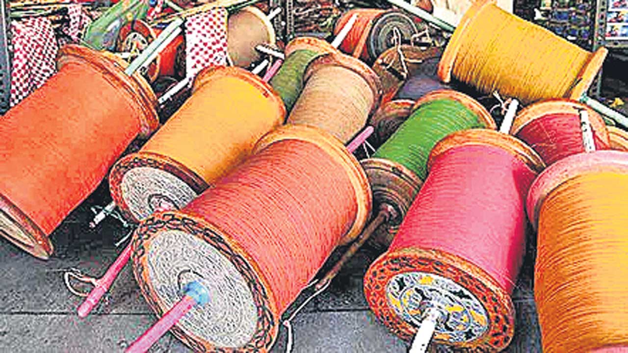 యథేచ్ఛగా చైనా మాంజా..