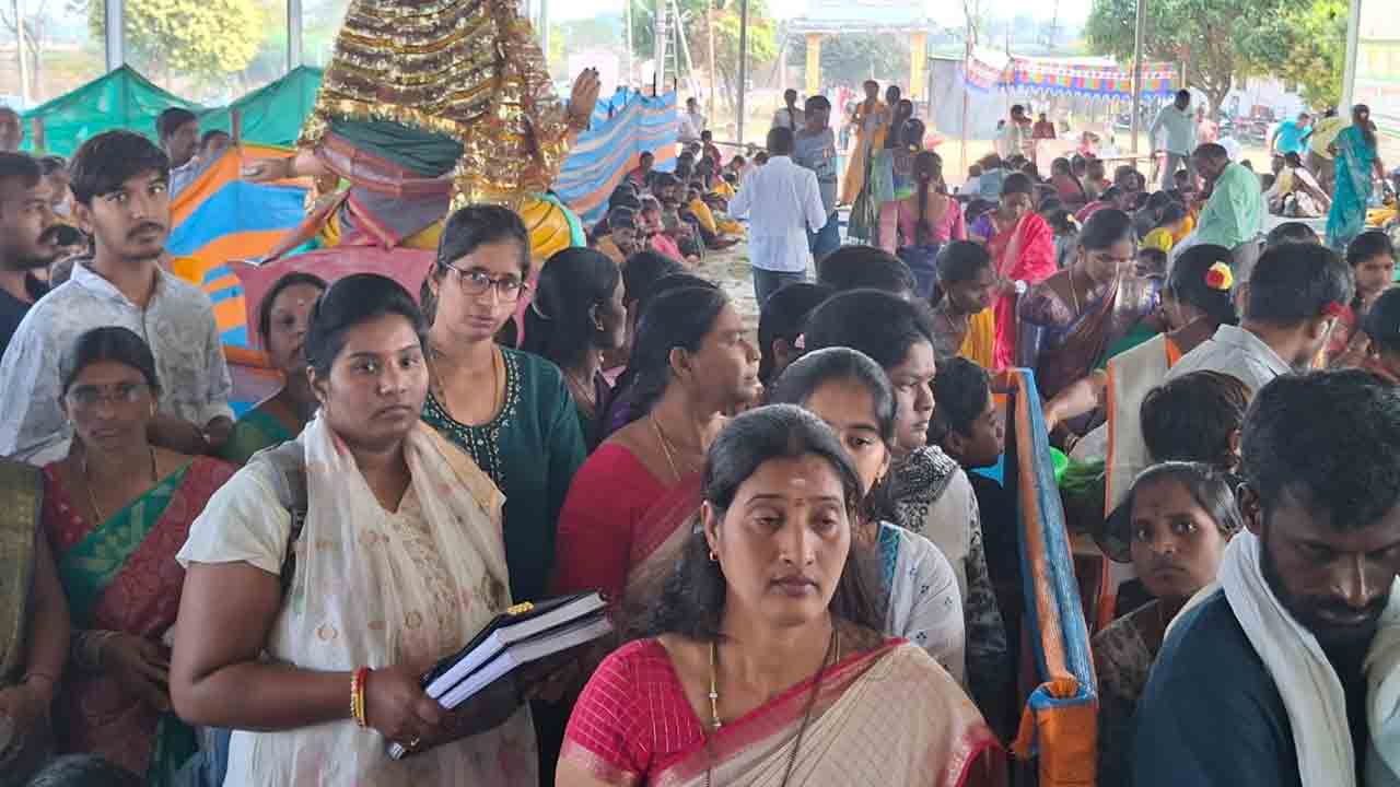 Medak rural | పేరూరు లోఘనంగా వసంత పంచమి వేడుకలు