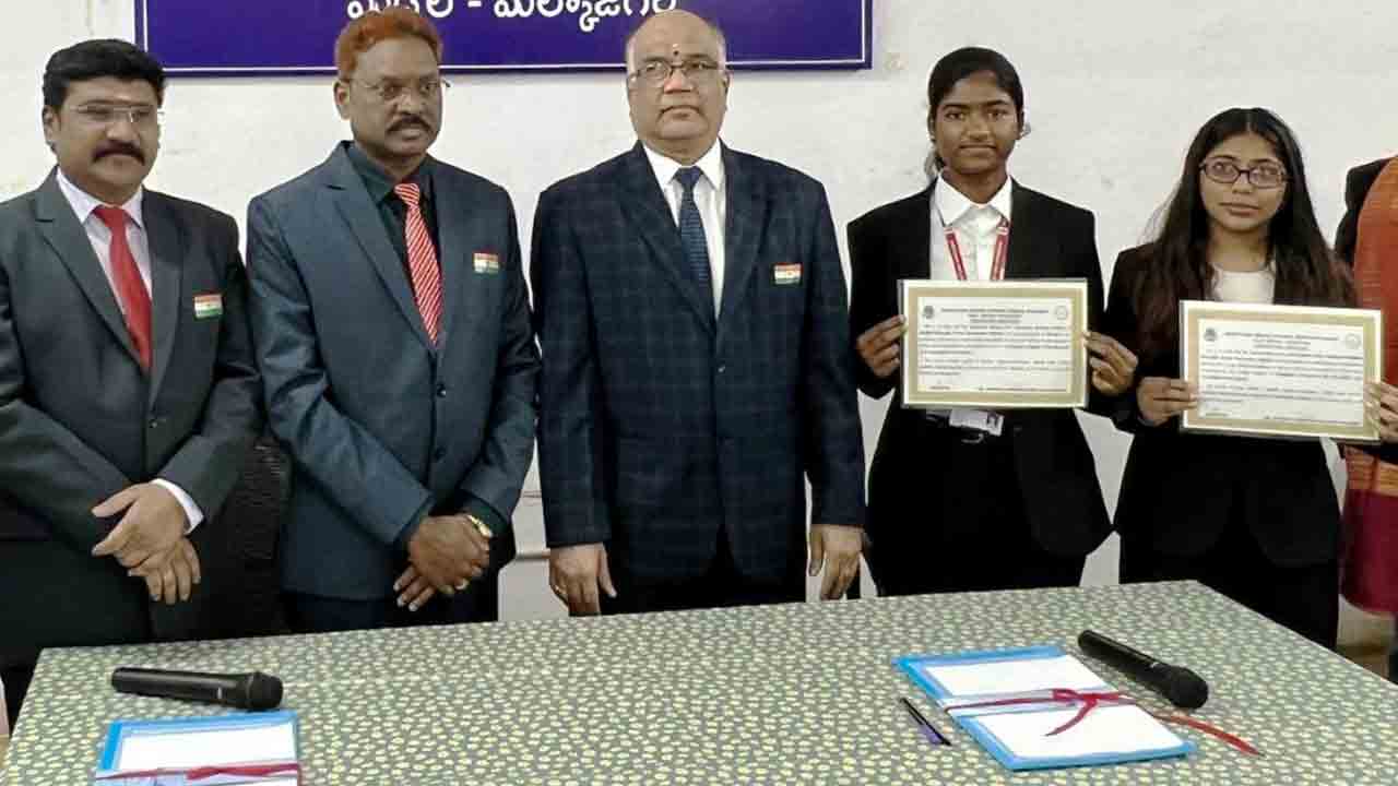 బాలికలకు న్యాయ సలహాలు, హక్కులు, చట్టాలపై అవగాహన కల్పిస్తున్నాం : బాలభాస్కర్‌