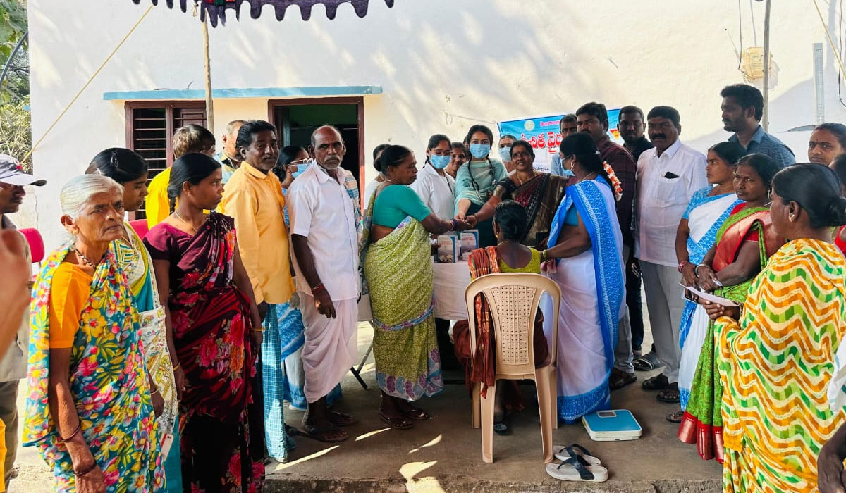 Medical Camp | చిన్నముల్కనూరులో మెగా వైద్య శిబిరం