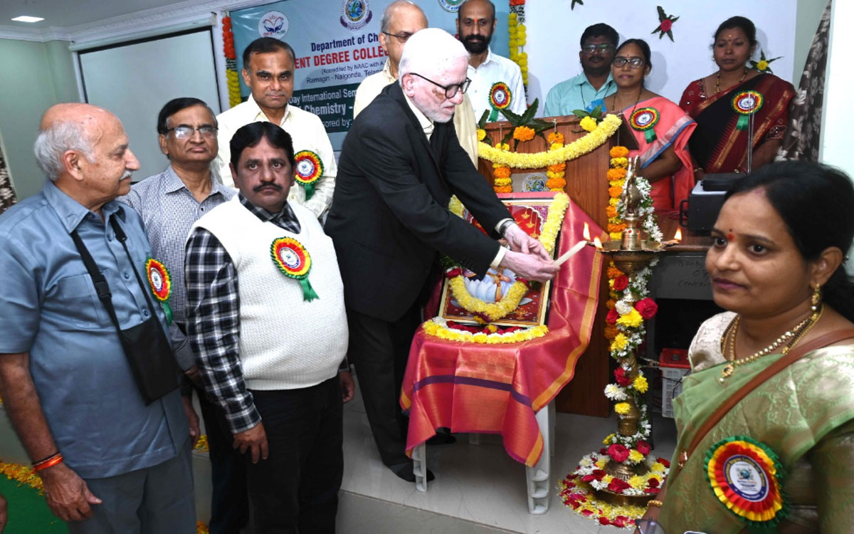 Ramagiri : కెమిస్ట్రీ విద్యార్థులకు ఉజ్వ‌ల భవిష్యత్ : ఎంజీయూ వీసీ ఖాజా అల్తాఫ్ హుస్సేన్