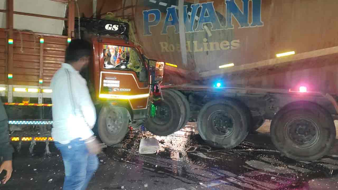 Accident | మిర్యాలగూడలో సిమెంట్ ట్యాంకర్‌ను ఢీకొన్న డీసీఎం.. ముగ్గురు కూలీలు దుర్మరణం