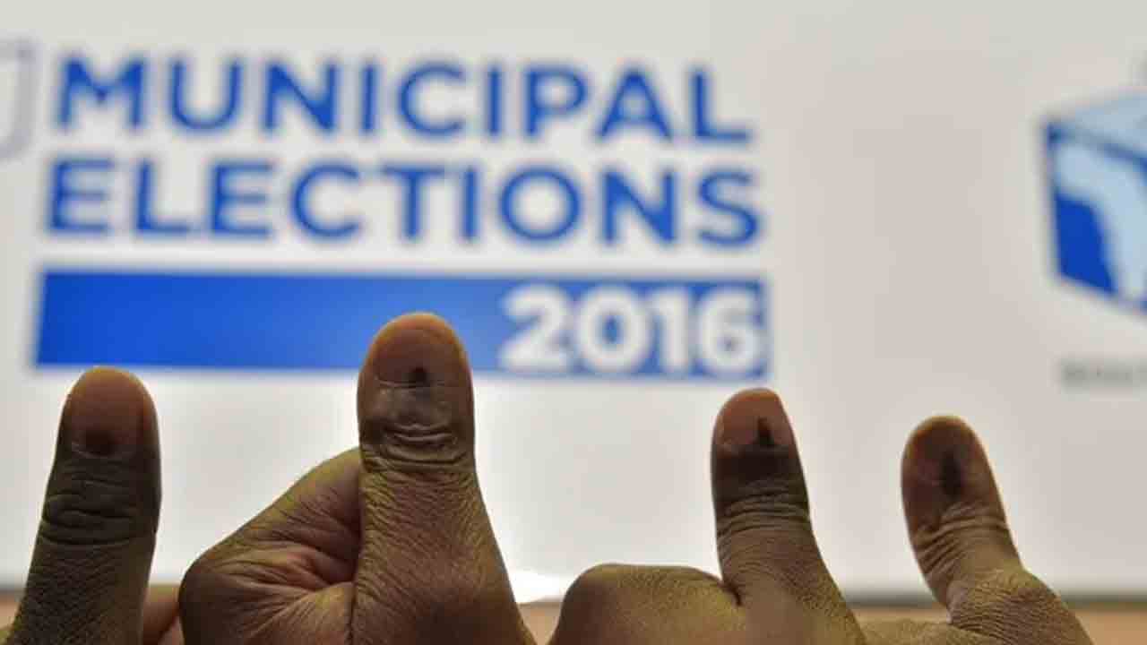 12న మున్సిపల్‌ ఎన్నికలు నిర్వహించవద్దు